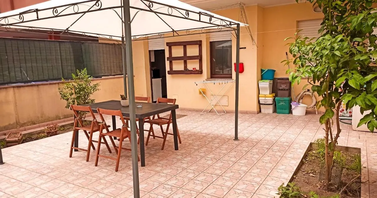 Domumontegrappa - Appartamento Indipendente Con Giardino - Sestu Italy